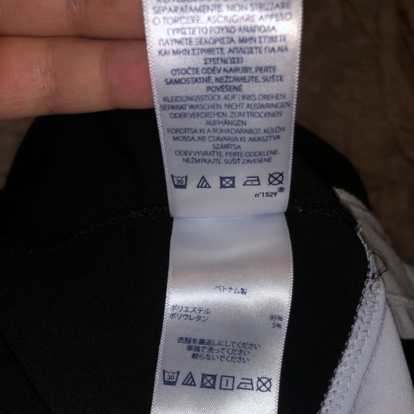 Black Sleeveless Dress with White Detail at Bottom - Picture 8 of 9